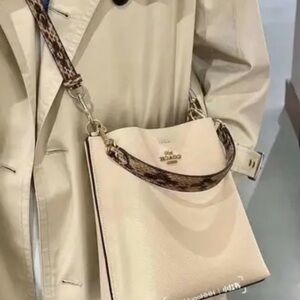 Coach Mollie Bucket Bag 22 (IM/Ivory Multi) Snakeskin Strap